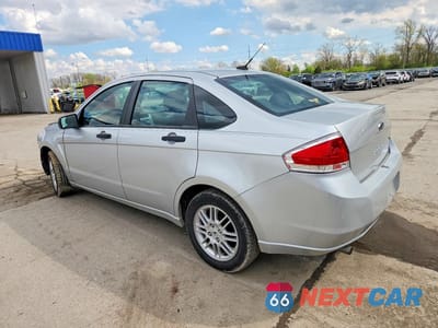 Drugie zdjęcie samochodu z przodu: 2010 FORD FOCUS SE VIN:1FAHP3FN8AW130003 - miniatura