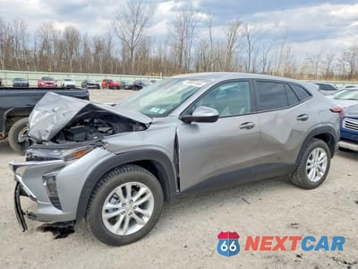 2025 CHEVROLET TRAX LS KL77LFEP3SC032289 - główne zdjęcie licytacji z USA - miniatura