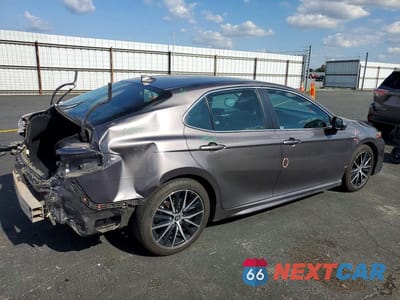 Trzecie zdjęcie samochodu z tyłu: 2021 TOYOTA CAMRY SE VIN:4T1G31AK0MU561997 - miniatura