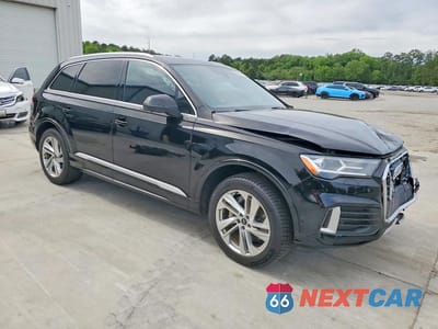 Czwarte zdjęcie samochodu z boku: 2021 AUDI Q7 PREMIUM PLUS VIN:WA1LJAF71MD018679 - miniatura