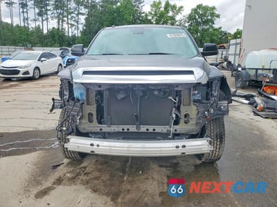 Piąte zdjęcie samochodu w środku: 2019 TOYOTA TUNDRA CREWMAX SR5 VIN:5TFEY5F19KX247135 - miniatura