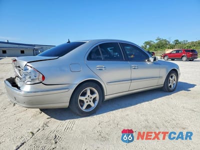 Trzecie zdjęcie samochodu z tyłu: 2003 MERCEDES-BENZ E 320 VIN:WDBUF65J43A128291 - miniatura