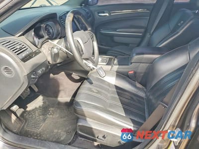 Zdjęcie 7 z 12 samochodu: 2018 CHRYSLER 300 S VIN:2C3CCAGG0JH141438 - miniatura