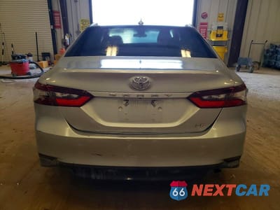 Zdjęcie 6 z 12 samochodu: 2022 TOYOTA CAMRY LE VIN:4T1C11AK2NU632249 - miniatura