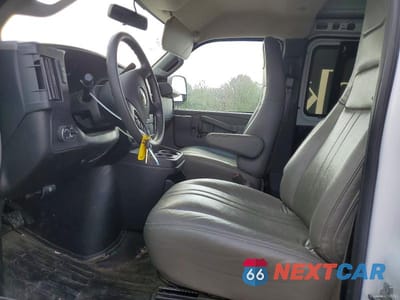 Zdjęcie 7 z 13 samochodu: 2024 CHEVROLET EXPRESS G2500 VIN:1GCWGAFP7R1262217 - miniatura