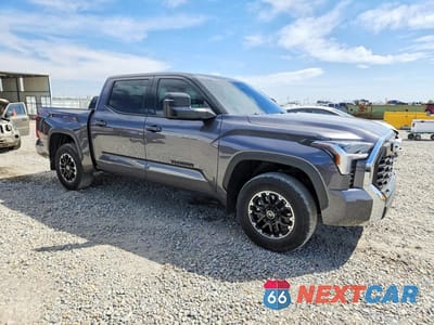 Czwarte zdjęcie samochodu z boku: 2023 TOYOTA TUNDRA VIN:5TFLA5DB4PX124129 - miniatura