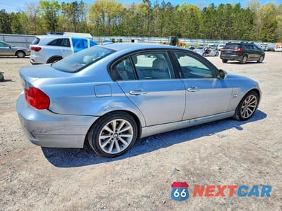 Trzecie zdjęcie samochodu z tyłu: 2011 BMW 328 XI SULEV VIN:WBAPK5C55BA657948 - miniatura