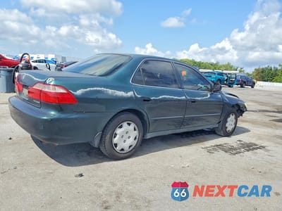 Trzecie zdjęcie samochodu z tyłu: 2000 HONDA ACCORD LX VIN:1HGCG564XYA030775 - miniatura