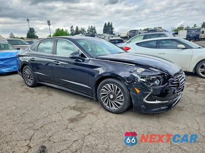 Czwarte zdjęcie samochodu z boku: 2023 HYUNDAI SONATA HYBRID SEL VIN:KMHL34JJ0PA078829 - miniatura