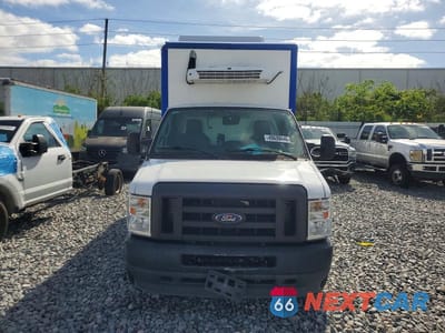 Piąte zdjęcie samochodu w środku: 2023 FORD E350 REFRIGERATED BOX TRUCK VIN:1FDWE3FK9PDD14783 - miniatura