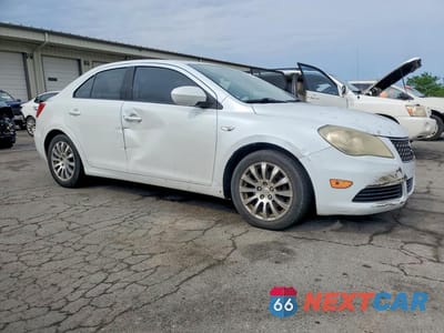 Czwarte zdjęcie samochodu z boku: 2010 SUZUKI KIZASHI SE VIN:JS2RE9A34A6101326 - miniatura