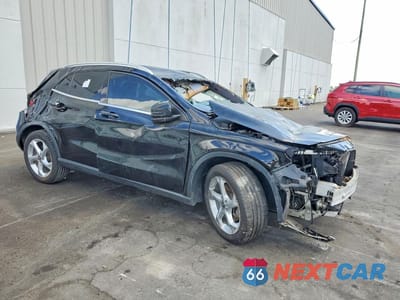 Czwarte zdjęcie samochodu z boku: 2018 MERCEDES-BENZ GLA 250 VIN:WDCTG4EB0JJ515385 - miniatura