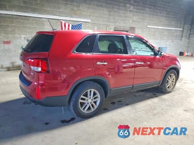 Trzecie zdjęcie samochodu z tyłu: 2015 KIA SORENTO LX VIN:5XYKT3A61FG630259 - miniatura