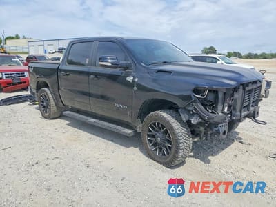 Czwarte zdjęcie samochodu z boku: 2021 RAM 1500 VIN:1C6SRFFT9MN788229 - miniatura