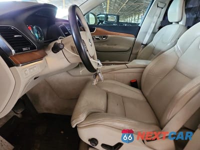 Zdjęcie 7 z 12 samochodu: 2016 VOLVO XC90 T8 VIN:YV4BC0PLXG1048235 - miniatura