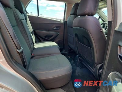 Zdjęcie 11 z 13 samochodu: 2019 CHEVROLET TRAX LS VIN:3GNCJKSB1KL176850 - miniatura