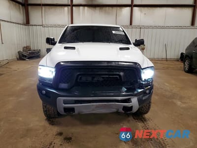 Piąte zdjęcie samochodu w środku: 2015 RAM 1500 REBEL VIN:1C6RR7YTXFS754290 - miniatura