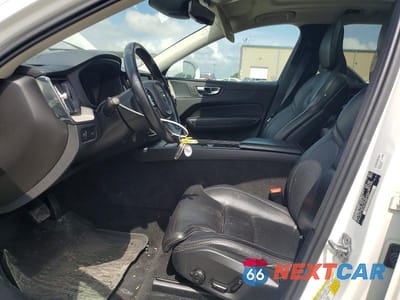 Zdjęcie 7 z 13 samochodu: 2021 VOLVO XC60 T5 INSCRIPTION VIN:YV4102RL4M1701408 - miniatura