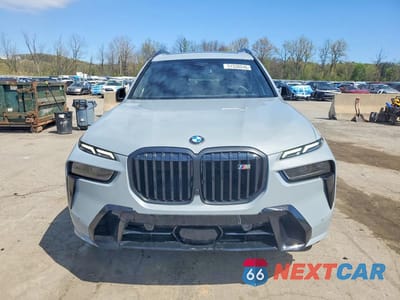 Piąte zdjęcie samochodu w środku: 2026 BMW X7 M60I VIN:5UX33EM01T9075431 - miniatura