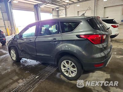 Drugie zdjęcie samochodu z przodu: 2019 FORD ESCAPE SE VIN:1FMCU9GD5KUB32855 - miniatura