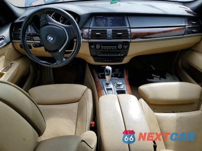 Zdjęcie 8 z 11 samochodu: 2011 BMW X5 XDRIVE50I VIN:5UXZV8C51BL420056 - miniatura
