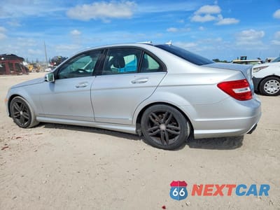 Drugie zdjęcie samochodu z przodu: 2014 MERCEDES-BENZ C 250 VIN:WDDGF4HBXEA928769 - miniatura