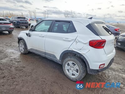 Drugie zdjęcie samochodu z przodu: 2022 HYUNDAI VENUE SE VIN:KMHRB8A34NU193998 - miniatura