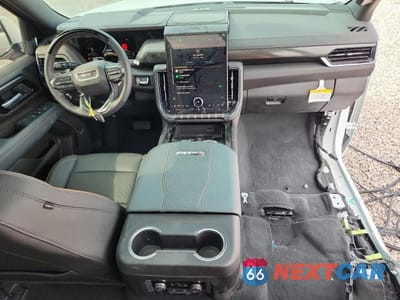 Zdjęcie 8 z 14 samochodu: 2025 GMC YUKON AT4 VIN:1GKS2CRL7SR130006 - miniatura