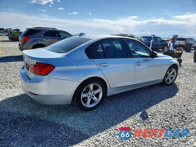 Trzecie zdjęcie samochodu z tyłu: 2014 BMW 320 I XDRIVE VIN:WBA3C3C56EPV90410 - miniatura