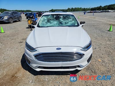 Piąte zdjęcie samochodu w środku: 2019 FORD FUSION SEL VIN:3FA6P0CD5KR138842 - miniatura