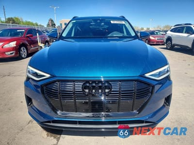 Piąte zdjęcie samochodu w środku: 2021 AUDI E-TRON PRESTIGE VIN:WA1VABGE9MB028593 - miniatura