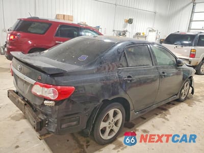 Trzecie zdjęcie samochodu z tyłu: 2011 TOYOTA COROLLA S VIN:2T1BU4EE8BC717585 - miniatura