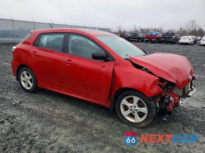 Czwarte zdjęcie samochodu z boku: 2013 TOYOTA MATRIX L VIN:2T1KU4EE7DC042069 - miniatura