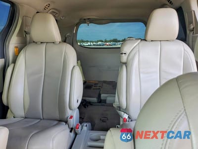 Zdjęcie 10 z 14 samochodu: 2014 TOYOTA SIENNA XLE 8-PASSENGER VIN:5TDYK3DC9ES430438 - miniatura