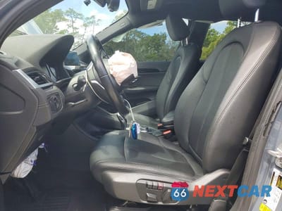 Zdjęcie 7 z 13 samochodu: 2020 BMW X1 SDRIVE28I VIN:WBXJG7C06L5R36638 - miniatura