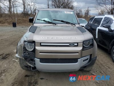 Piąte zdjęcie samochodu w środku: 2023 LAND ROVER DEFENDER 130 SE VIN:SALEPFEU6P2228558 - miniatura