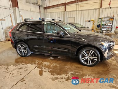 Czwarte zdjęcie samochodu z boku: 2018 VOLVO XC60 T5 VIN:LYV102RK9JB083419 - miniatura