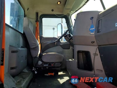 Piąte zdjęcie samochodu w środku: 2017 MACK CXU612 SEMI TRUCK VIN:1M1AW01XXHM009775 - miniatura
