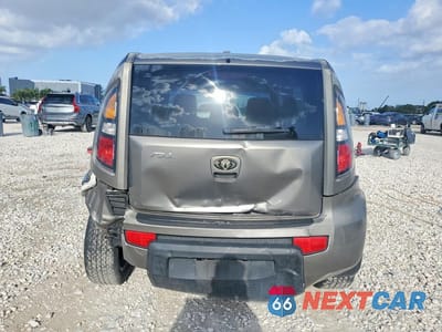 Zdjęcie 6 z 12 samochodu: 2010 KIA SOUL + VIN:KNDJT2A28A7163463 - miniatura