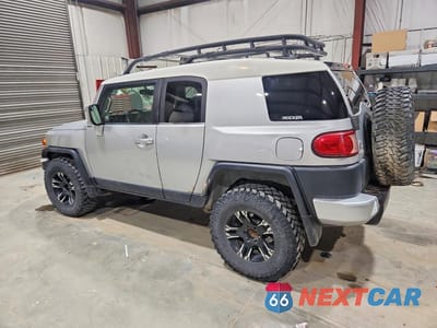 Drugie zdjęcie samochodu z przodu: 2007 TOYOTA FJ CRUISER BASE VIN:JTEBU11F570086448 - miniatura
