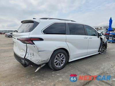 Trzecie zdjęcie samochodu z tyłu: 2023 TOYOTA SIENNA XLE VIN:5TDYRKEC5PS159045 - miniatura