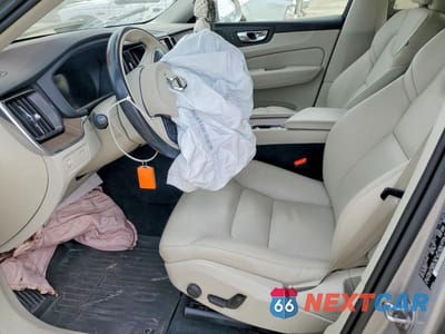 Zdjęcie 7 z 12 samochodu: 2022 VOLVO XC60 B5 MOMENTUM VIN:YV4L12RK4N1064888 - miniatura