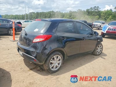 Trzecie zdjęcie samochodu z tyłu: 2013 MAZDA MAZDA2 VIN:JM1DE1KY0D0166584 - miniatura