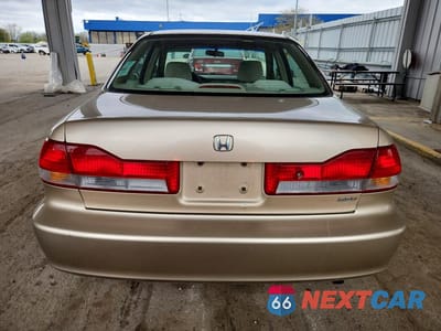 Zdjęcie 6 z 12 samochodu: 2002 HONDA ACCORD 4D LX VIN:1HGCG56482A071400 - miniatura