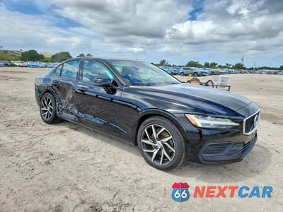 Czwarte zdjęcie samochodu z boku: 2020 VOLVO S60 T5 MOMENTUM VIN:7JR102FK4LG041219 - miniatura