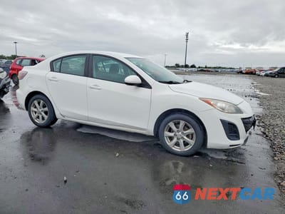 Czwarte zdjęcie samochodu z boku: 2011 MAZDA 3 I VIN:JM1BL1VG9B1440937 - miniatura