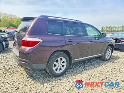Trzecie zdjęcie samochodu z tyłu: 2012 TOYOTA HIGHLANDER SE VIN:5TDBK3EH7CS161952 - miniatura