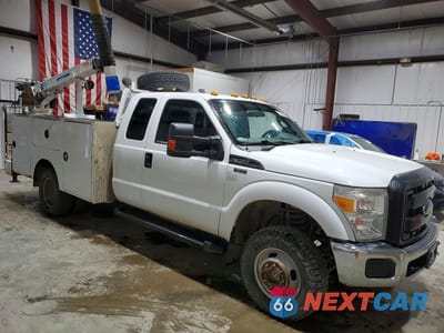 Czwarte zdjęcie samochodu z boku: 2013 FORD F350 SUPER DUTY UTILITY / SERVICE TRUCK VIN:1FD8X3H64DEB31011 - miniatura