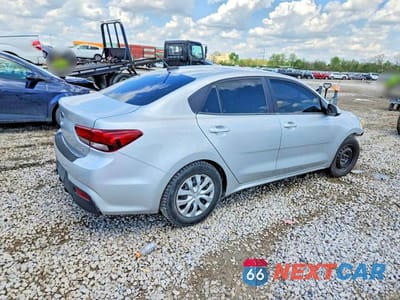 Trzecie zdjęcie samochodu z tyłu: 2020 KIA RIO S VIN:3KPA24AD7LE273665 - miniatura