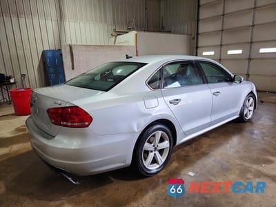 Trzecie zdjęcie samochodu z tyłu: 2015 VOLKSWAGEN PASSAT SE VIN:1VWBV7A34FC058869 - miniatura